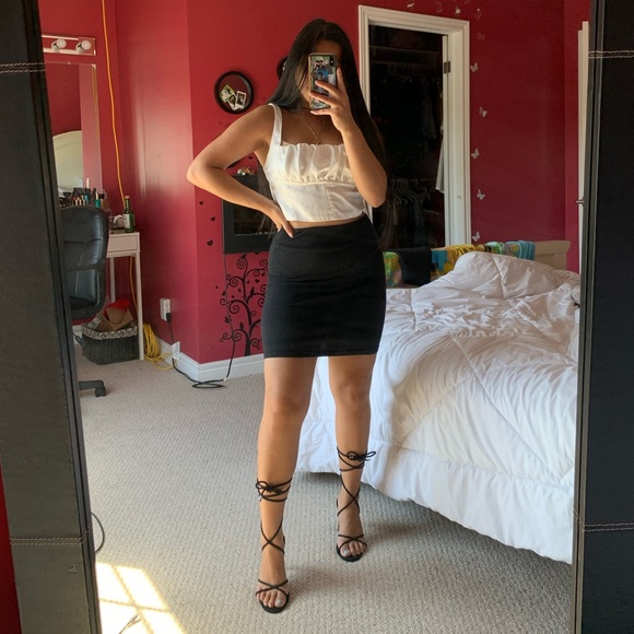 💕FREE add-on item💕 Black Pencil Skirt - Picture 1 of 2